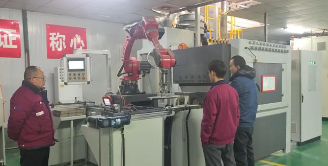 保定喷砂机在模具清理中的专业应用